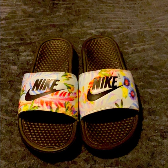 Nike Shoes - Floral Nike slides